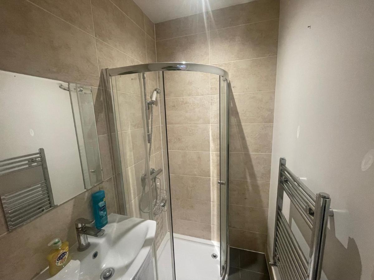 Lovely 1 Bedroom Apartment With On Street Parking Londyn Zewnętrze zdjęcie