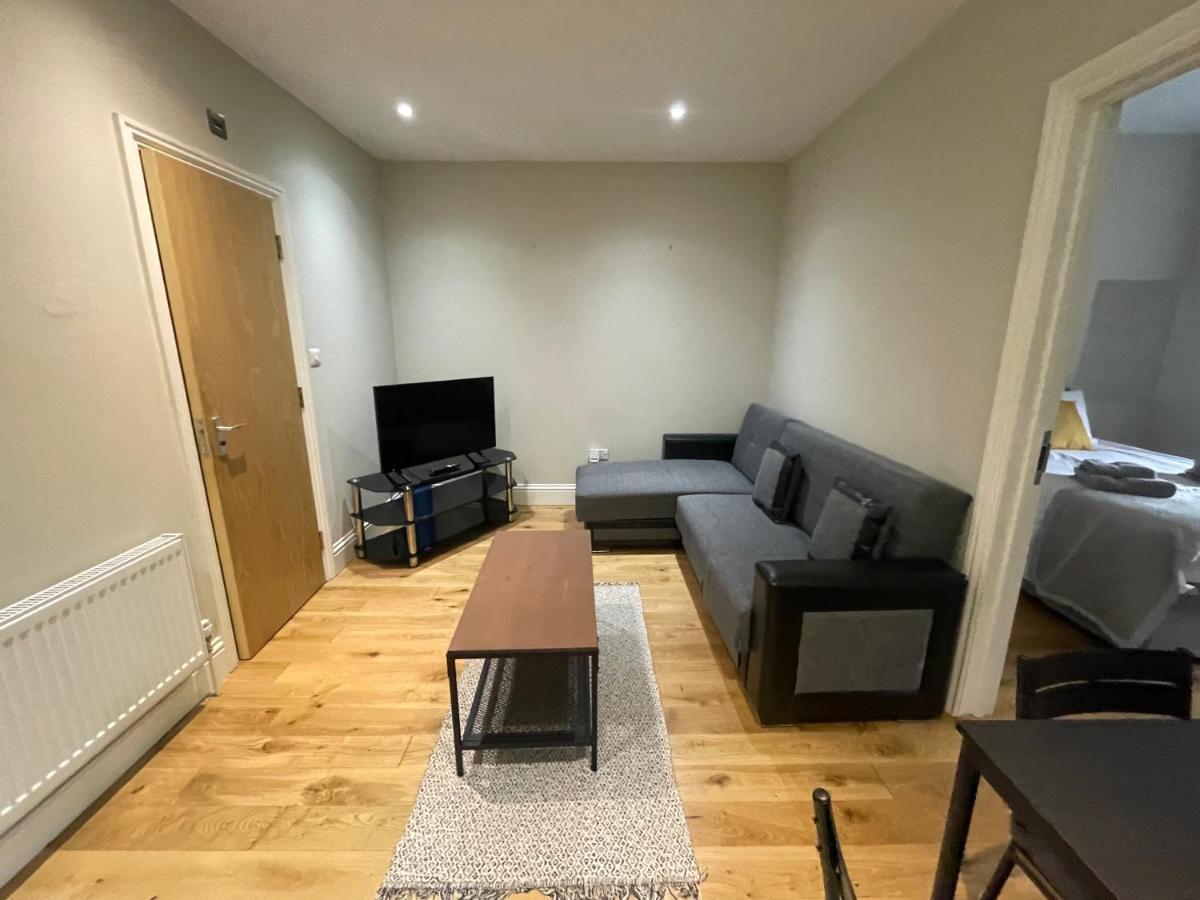 Lovely 1 Bedroom Apartment With On Street Parking Londyn Zewnętrze zdjęcie